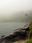 Jezero nad jeskyní, z něj do jeskyně padá voda